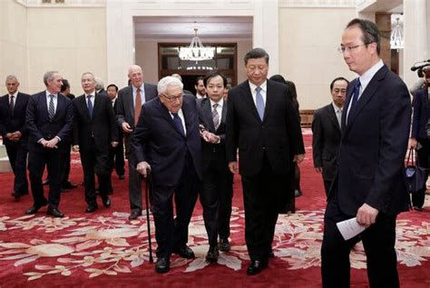 Kissinger Meets Top Officials in China and Gets a Warm Greeting - The New York Times