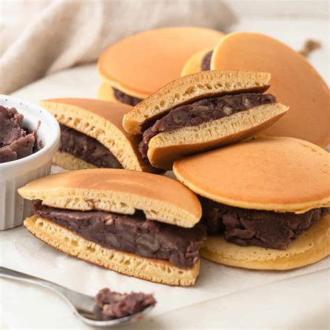 Dorayaki (Japanese Red Bean Pancake) - Catherine Zhang