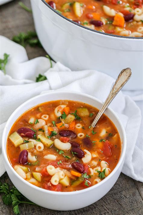 Minestrone Soup (Olive Garden Copycat) - Momsdish