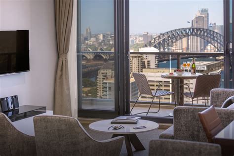 Luxury Hotels & Holiday Accommodation | Meriton Suites