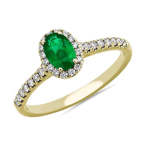 Oval Emerald Halo Ring in 14k Yellow Gold (6x4mm) | Blue Nile