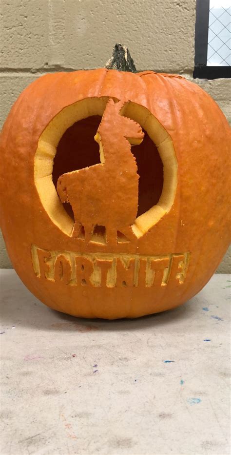 Fortnite carved pumpkin, #carved #Fortnite #pumpkin | Pumpkin carving ...