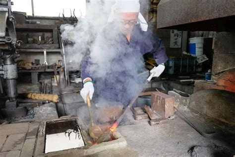 A Rare Glimpse into the World of Katana Sword-Making with Matsunaga ...