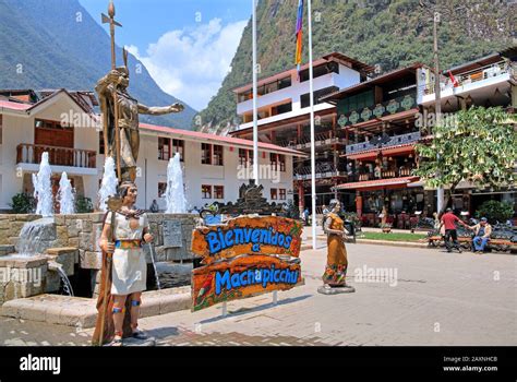 Plaza Manco Capac with Inca's sculpture in the centre, Aguas Calientes ...