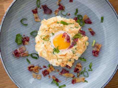 Cloud Eggs with Bacon - Nordic Food & Living