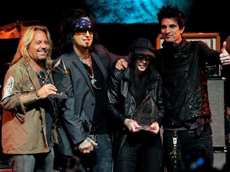 American ‘Mötley Crüe’ guitarist Mick Mars’ struggles with ankylosing ...