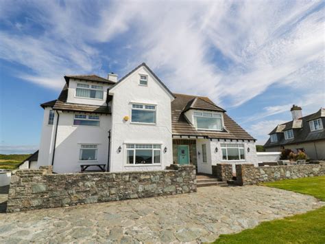 Anglesey Beachfront Cottages | Seafront with Sea Views