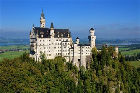 Neuschwanstein Castle and Linderhof Castle Day Trip, Munich 2024