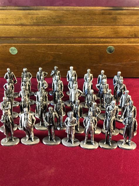 Lot - The Danbury Mint Pewter Presidential Figures & Display Shelf