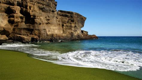 Papakolea Beach in Hawaii – One of the Only Two Green Sand Beaches in ...