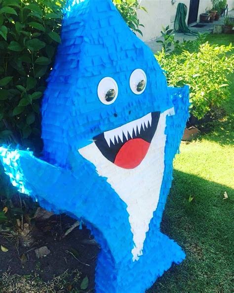 Baby Shark Pinatas 🦈... - Piñatas Amanda Isabel