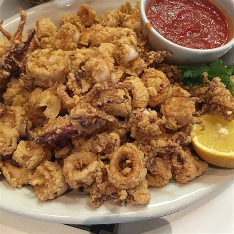 Fried calamari | Restaurant recipes, Fried calamari, Food