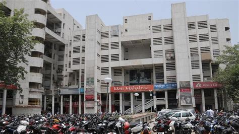 Multilevel parkings at Vikaspuri, Janakpuri District centre soon | Latest News Delhi - Hindustan ...