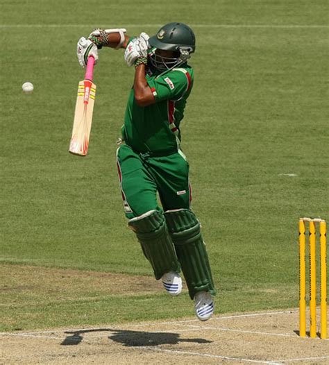 Tamim Iqbal loses his grip, but he recovered to post a strong half-century | ESPNcricinfo.com