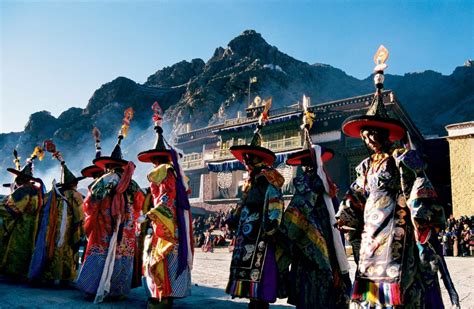 Best Tibetan Festivals, tibetan butter lantern festival-1000x654 | The Fairytale Traveler