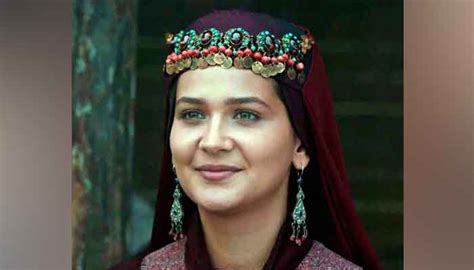 Ertugrul's Aslıhan Hatun actress looks breathtakingly beautiful in throwback picture