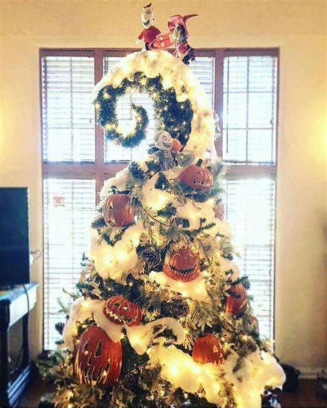 Nightmare Before Christmas Tree | Christmas Crafts 2020