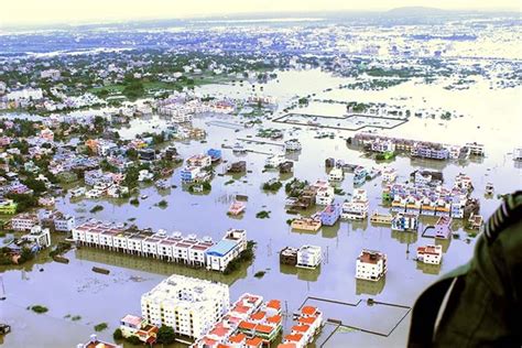 5 Pics: Air Force Team Rescues People From Flood Affected Chennai ...