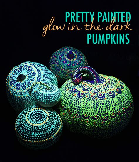 alisaburke: glow in the dark pumpkins