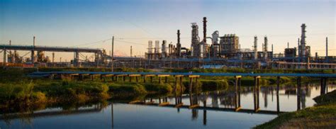 Biggest U.S. refinery restarting large crude unit after work: sources - BIC Magazine