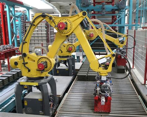 Small Industrial Robots: What Are The Different Types? - Techicy