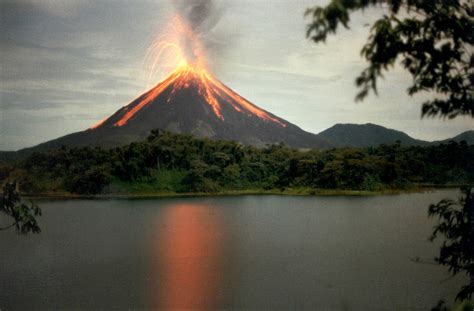 When Volcanoes Erupt | Smithsonian National Museum of Natural History