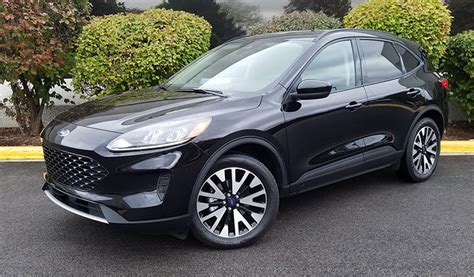 Test Drive: 2020 Ford Escape Hybrid | The Daily Drive | Consumer Guide®