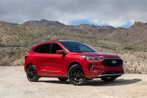 Is the 2023 Ford Escape a Good SUV? 5 Pros and 4 Cons | Cars.com