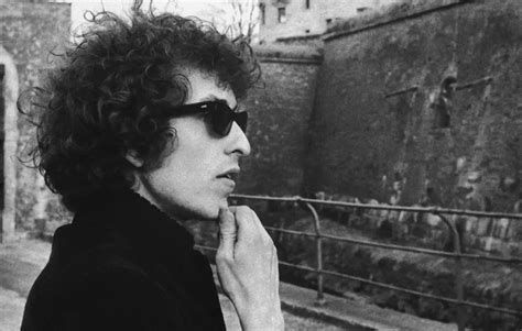 Bob Dylan Sunglasses: A Look Back | Identifying his Famous Sunglasses