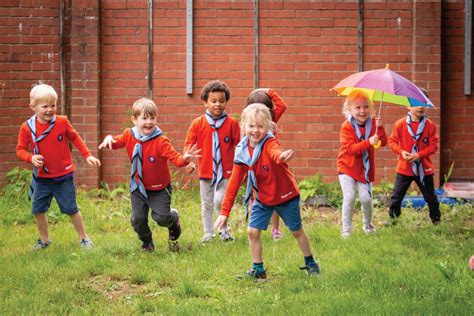 Young volunteers leading the way with Squirrels | Story | Scouts