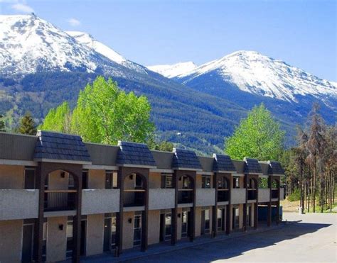 Maligne Lodge Hotel (Jasper (AB)) - Deals, Photos & Reviews