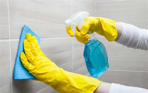 Removing Hard Water Stains from Tiles: 4 Effective Methods