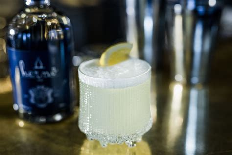 Gin fizz recipe: a classic for your home cocktail hour | Real Homes