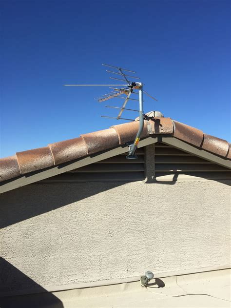 Outdoor HDTV antenna installation in Scottsdale, AZ. 80 channels, perfect picture. www ...