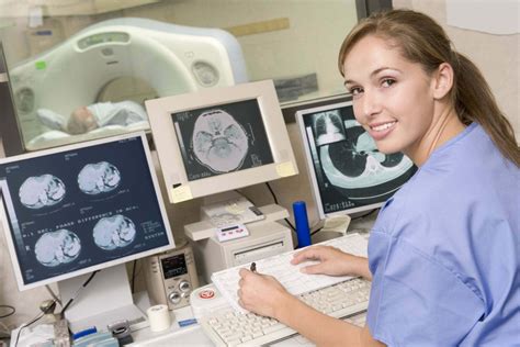 MRI Vs. X-Ray: What's the Difference? - Radiology Technician