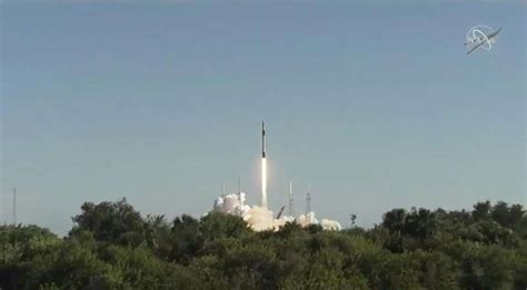 SpaceX launches cargo, but fails to land rocket