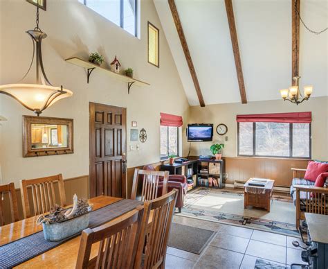 The Lodge | Prescott Pines Inn | Prescott Cabins | Bed and Breakfast ...