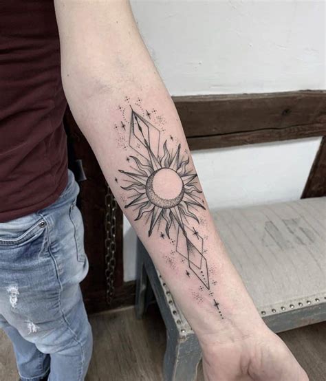 Top 35 Best Sun and Moon Tattoos - [2020 Inspiration Guide]