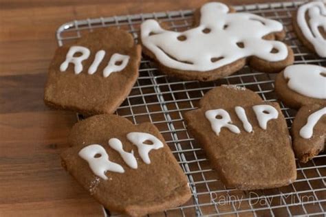 Easy Gingerbread Halloween Cookies - Rainy Day Mum