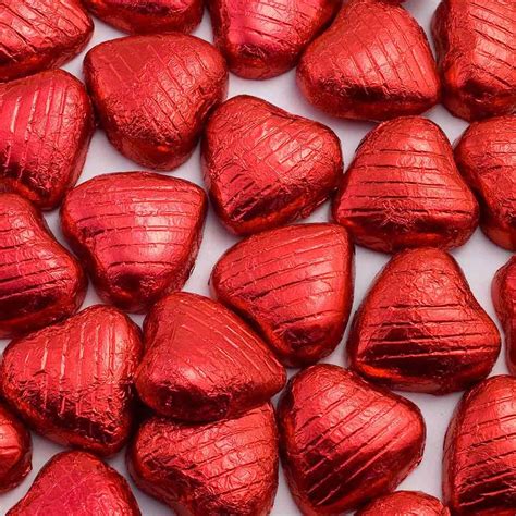 Red Foiled Chocolate Hearts in 2020 | Chocolate wedding favors, Wedding favours luxury ...