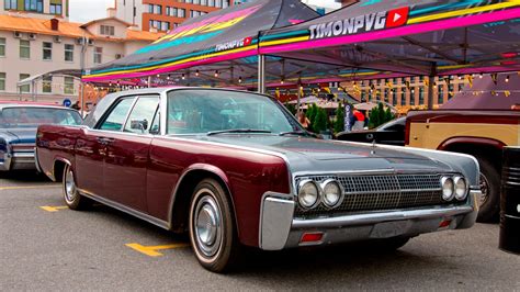 1961 Lincoln Continental: 10 Must-Know Facts for Classic Car Enthusiasts