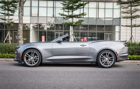 “Hàng độc” Chevrolet Camaro RS Convertible 2019 có giá hơn 3 tỷ đồng