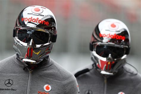 Mclaren Mercedes pit crew helmets | Cascos de moto, Motos geniales, Cascos