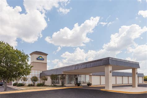 Days Inn by Wyndham Hillsboro TX | Hillsboro, TX Hotels