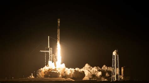 SpaceX launches private 'Odysseus' lander on pioneering moon mission by ...