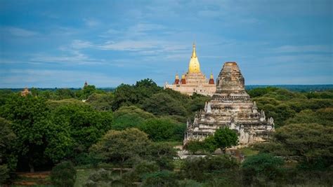 Premium Photo | Pagoda landscape in the plain of bagan myanmar burma ...