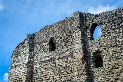 Canterbury Castle | Opening Hours, Visitor Info | Castles History