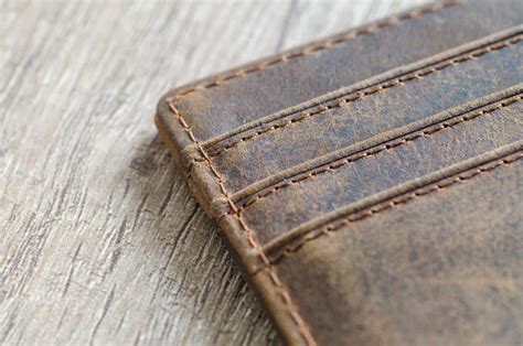 Here Are the 5 Best Vegan Leather Wallets for Men - I Am Going Vegan