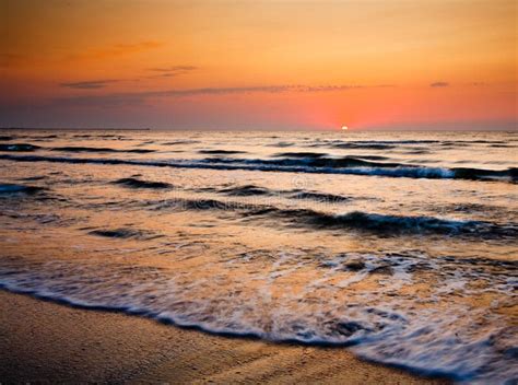 Sunrise Over Beach in Cancun Stock Image - Image of sunrise, beach: 40065727