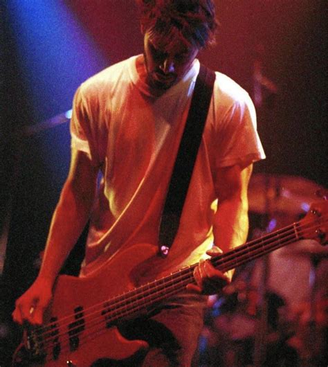 Keanu reeves Bass guitar 1993 : r/KeanuReeves